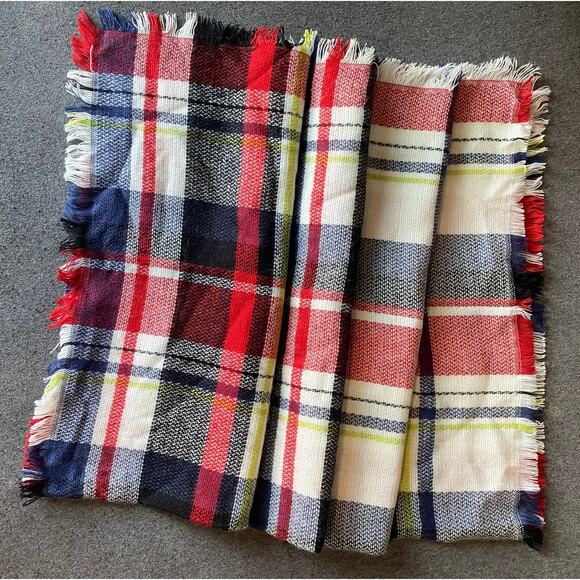 Scarf 44" x 50" Blanket Plaid Blue Red White - Picture 4 of 5